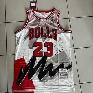 Mitchell & Ness Bulls Jersey - Red and White